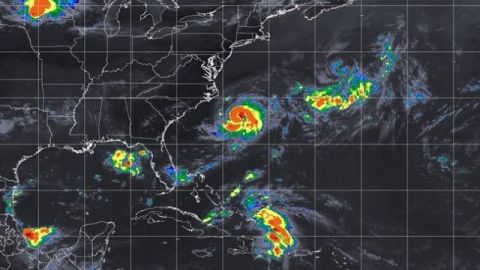 Tormenta Chris se aleja de la costa de EEUU y amenaza convertirse en huracán