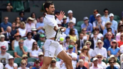 Djokovic alcanza las semis de Wimbledon por octava vez