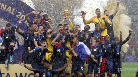 Benzema felicita a Francia por el campeonato del mundo