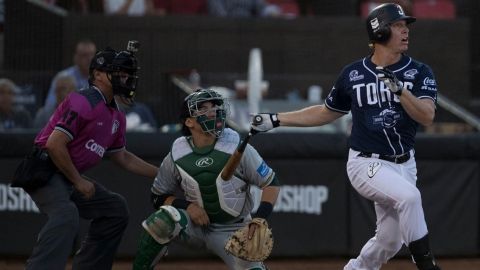 Explota ofensiva de Toros y aseguran serie contra Pericos