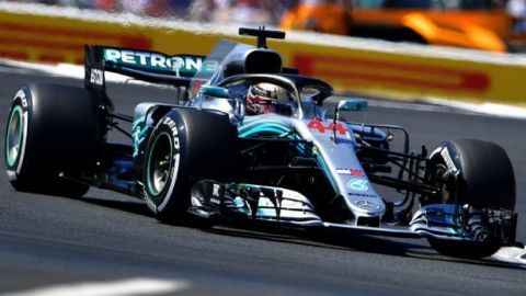 Hamilton renueva con Mercedes hasta 2020