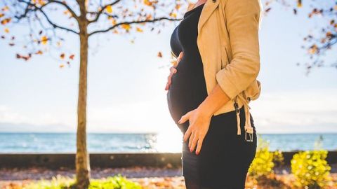 Baja autoestima y cambios hormonales afectan la vida sexual tras el embarazo