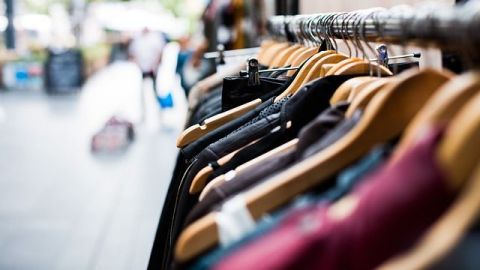 Gasto en ropa y calzado alcanza 8% de compras totales de familias