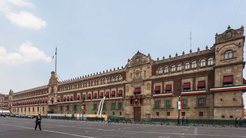 AMLO podrá habitar Palacio Nacional, pero no en el área histórica