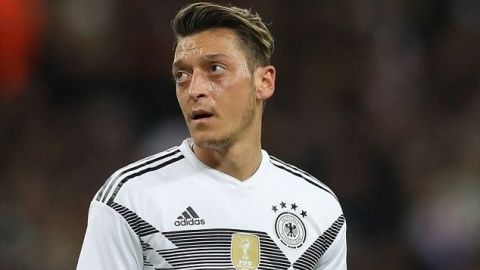 Özil renuncia a la Selección Alemana por críticas racistas