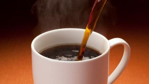 Beber café negro  ¿Te "quita" el calor?