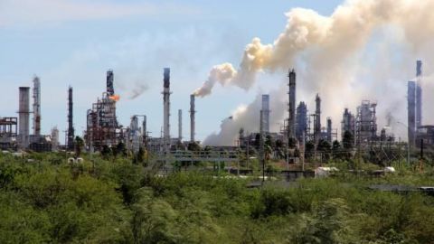 Dos refinerías agonizan; AMLO empezará de cero
