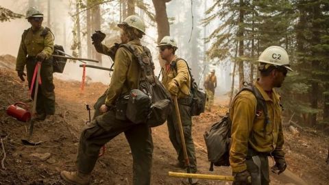 Incendios de California se cobran tres vidas y arrasan miles de hectáreas