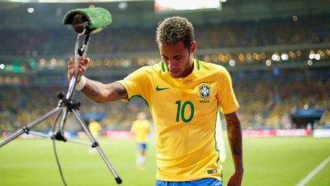 Neymar justifica sus exageradas reacciones en video comercial