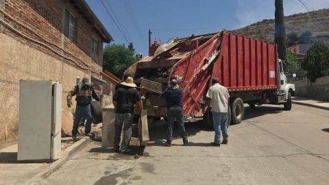 Obras públicas colecta 7 toneladas de basura voluminosa durante jornada