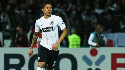 Salcedo dejó la concentración del Eintracht por asuntos personales