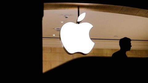 Apple alcanza un valor bursátil de un billón de dólares, la primera en EE.UU.