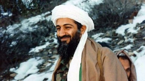 Madre de Bin Laden dice que su hijo "era buen chico y le lavaron el cerebro"