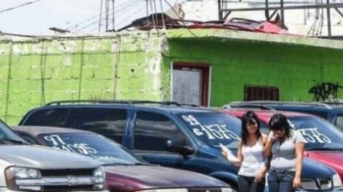 La mayoría de los delitos los comenten en autos "chocolate"