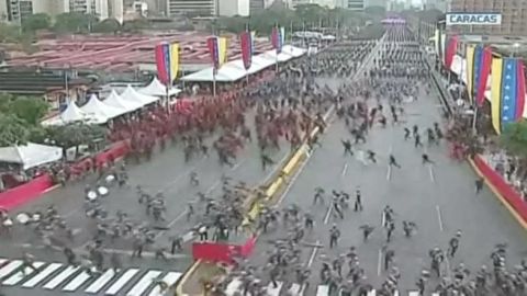 Fuerza Armada venezolana declara "irrestricta lealtad" a Maduro tras atentado