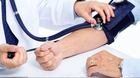 Qué es la presión arterial y cómo medirla