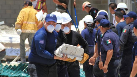 Suman dos muertos y 13 heridos por derrumbe en construcción en Cancún