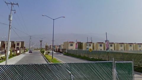 En plena ola de calor, sufren colonos por no contar con el servicio de agua