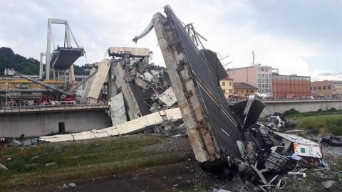 Al menos treinta personas han muerto tras el derrumbe de un puente en Génova