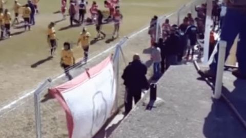 Partido de futbol femenil en Argentina termina en batalla campal