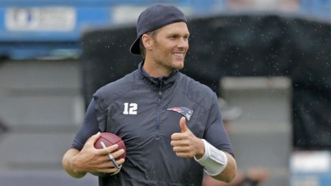 Tom Brady piensa jugar contra los Eagles para debutar en la pretemporada