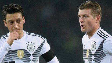 Toni Kroos critica a Mesut Özil por su salida de la Selección alemana