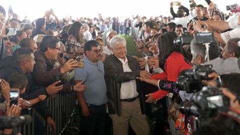 López Obrador les lee la cartilla a morenistas