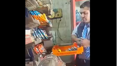 VIDEO: Bimbo despide a empleado por presuntamente robar a tiendita