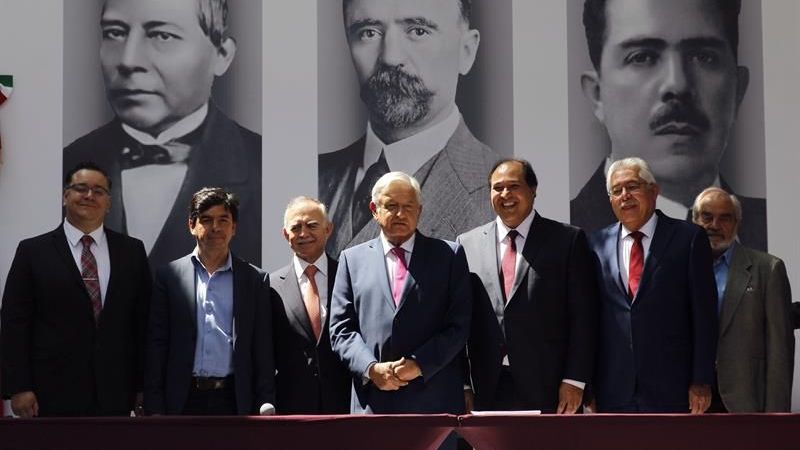 AMLO traza plan para rescatar a Pemex