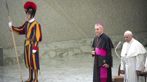 El papa pide evitar juicios mediáticos y denunciar pronto en casos de abusos