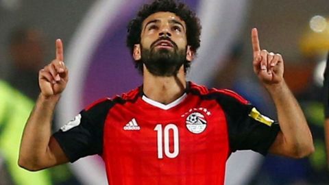 Salah revive disputa con autoridades del fútbol en Egipto