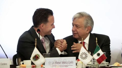 AMLO realiza su primer viaje como presidente electo