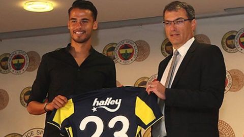 Fenerbahçe presenta a Diego Reyes