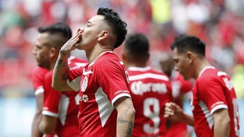 Sambueza le da el triunfo a Toluca ante Santos