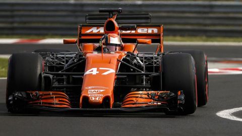 McLaren descarta a Checo Pérez y da bienvenida a británico Lando Norris