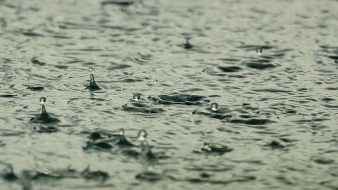 Lluvias torrenciales causan 76 muertos y 75 desaparecidos, según Cruz Roja