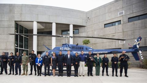 Entrega Gobernador Francisco Vega nuevo helicóptero de la PEP