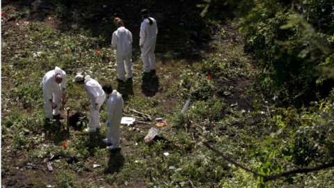 Suman 30 cuerpos exhumados de fosa en Zapopan