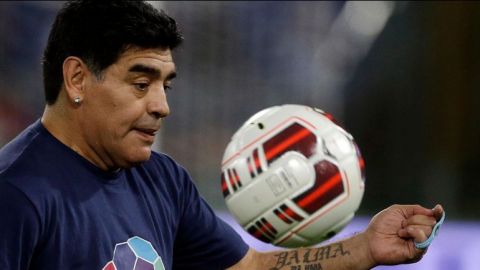 Maradona, genial con la pelota, pero inestable como DT