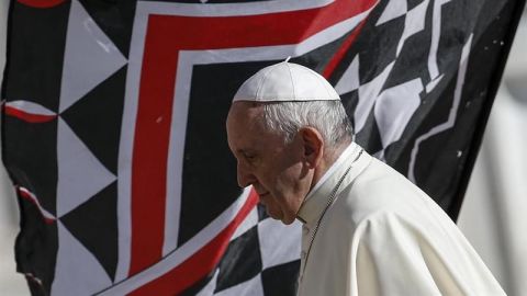 El papa acepta la renuncia de obispo de EEUU acusado de abusos