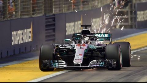 Hamilton vuela con su Mercedes y logra la ''pole'' en Singapur