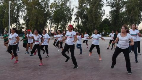 Festejan con baile en la Ciudad Deportiva