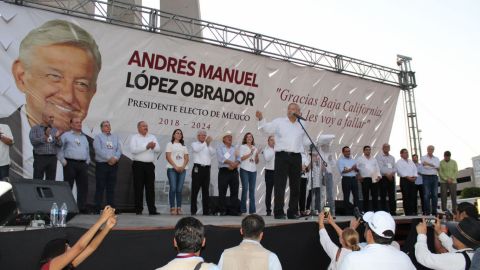 Apoyo para estudiar y  trabajar para jóvenes en BC; AMLO