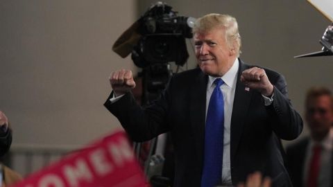 Más de la mitad de latinos votantes desaprueba gestión de Trump, según sondeo