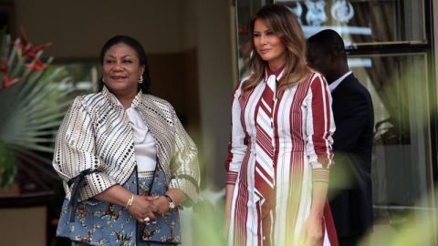 Melania Trump llega a Ghana, primera escala de su gira por África