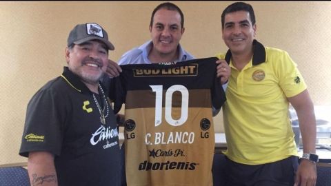Maradona y Cuauhtémoc Blanco se reúnen en Morelos