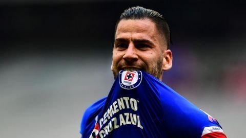 Cruz Azul derrota a Monterrey y recupera el liderato