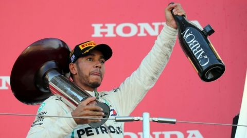 Hamilton da un paso más al título tras ganar Gran Premio de Japón