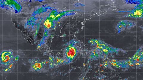 Depresión Tropical 14 evoluciona a Tormenta Tropical "Michael"