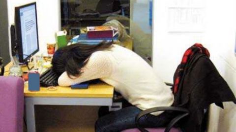 Inemuri: la costumbre japonesa de quedarse dormido en el trabajo